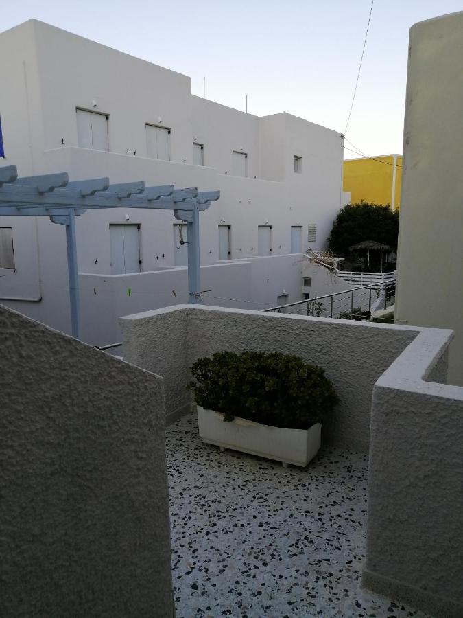 Dilino Hotel Kamári Buitenkant foto