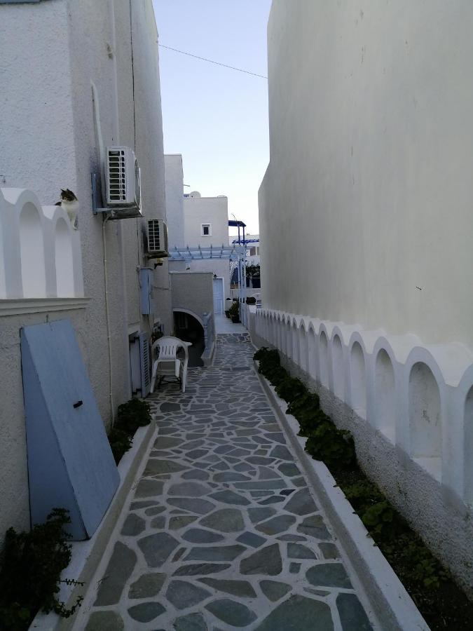 Dilino Hotel Kamári Buitenkant foto