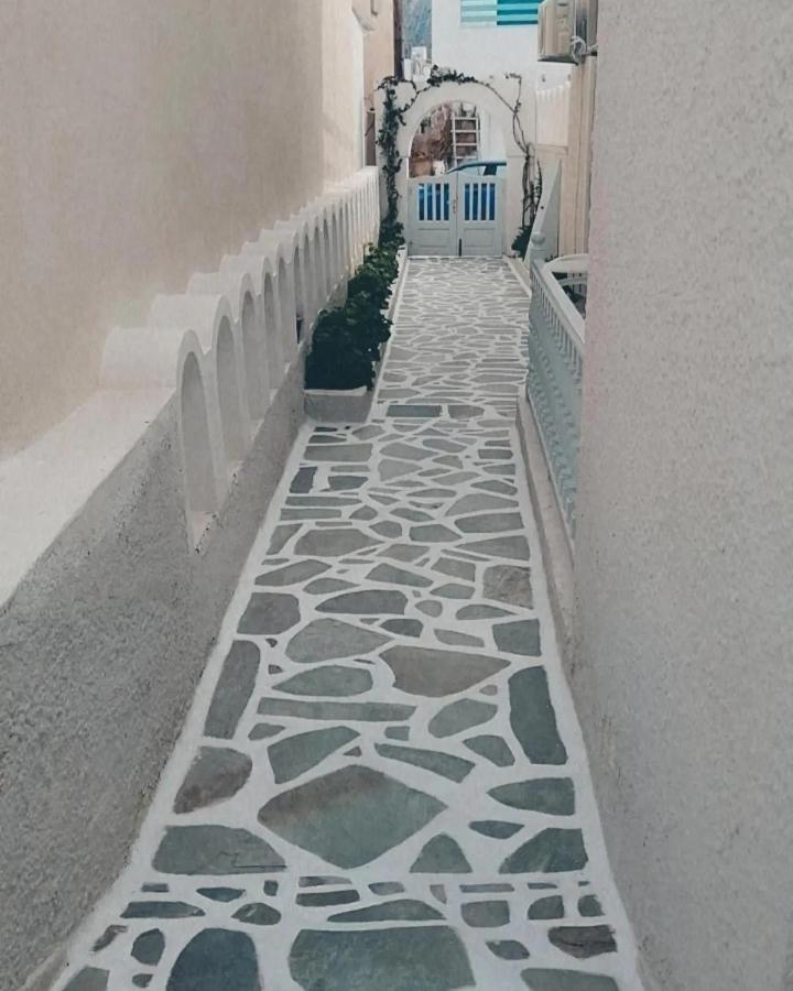 Dilino Hotel Kamári Buitenkant foto