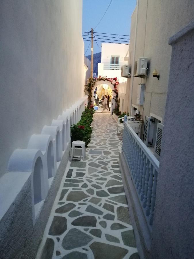 Dilino Hotel Kamári Buitenkant foto