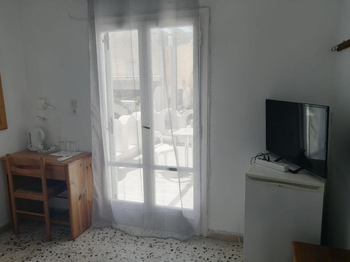 Dilino Hotel Kamári Buitenkant foto